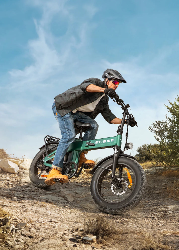 ENGWE EP-2 3.0 Boost City E-Bike-rider in mountainous terrain