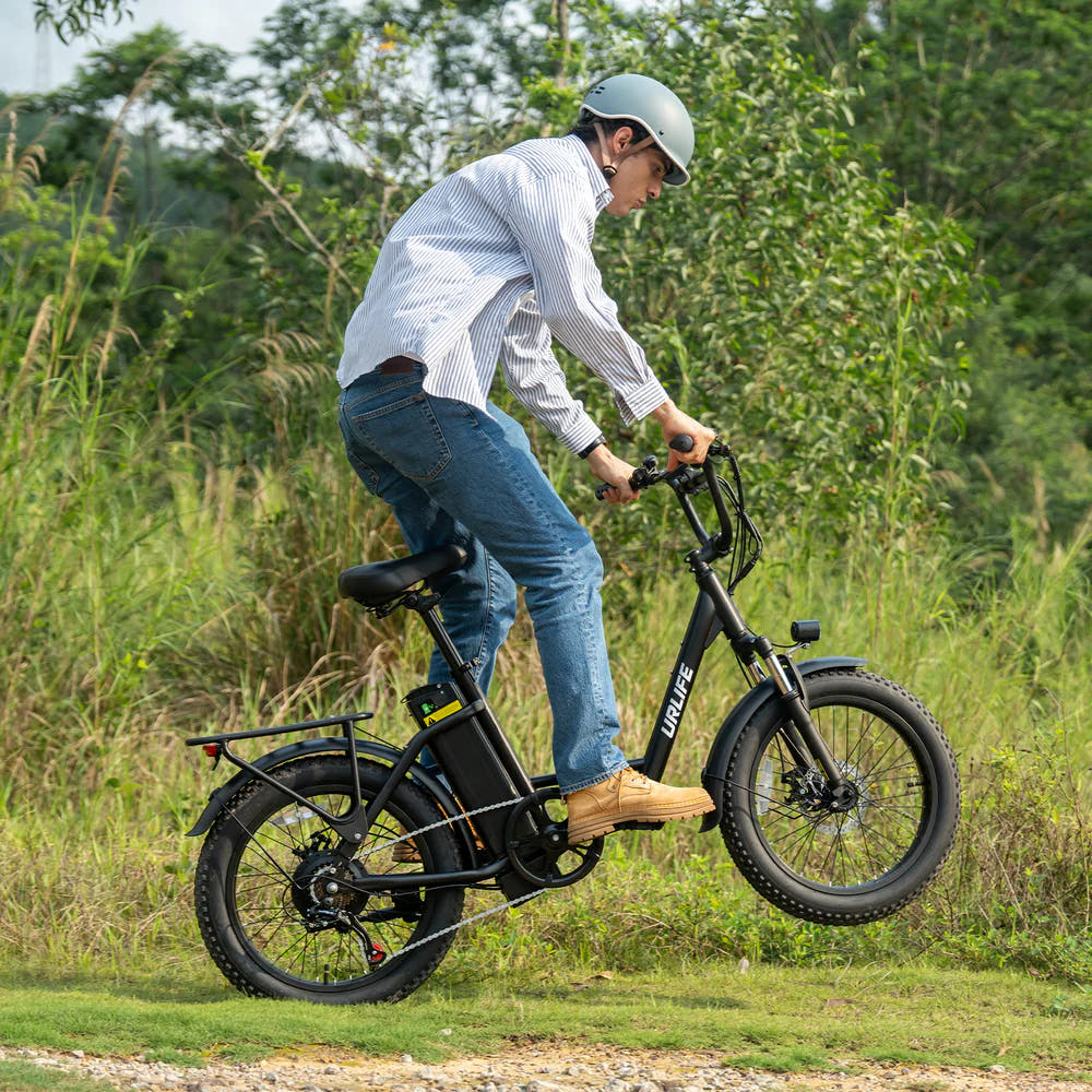 URLIFE E20 Fat Tyre E-Bike in Black-rider in nature