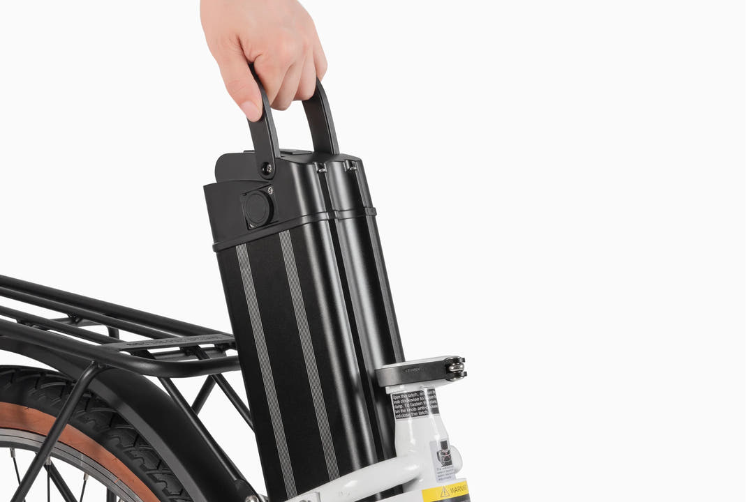 DYU C6 Pro City E-Bike-battery pull view