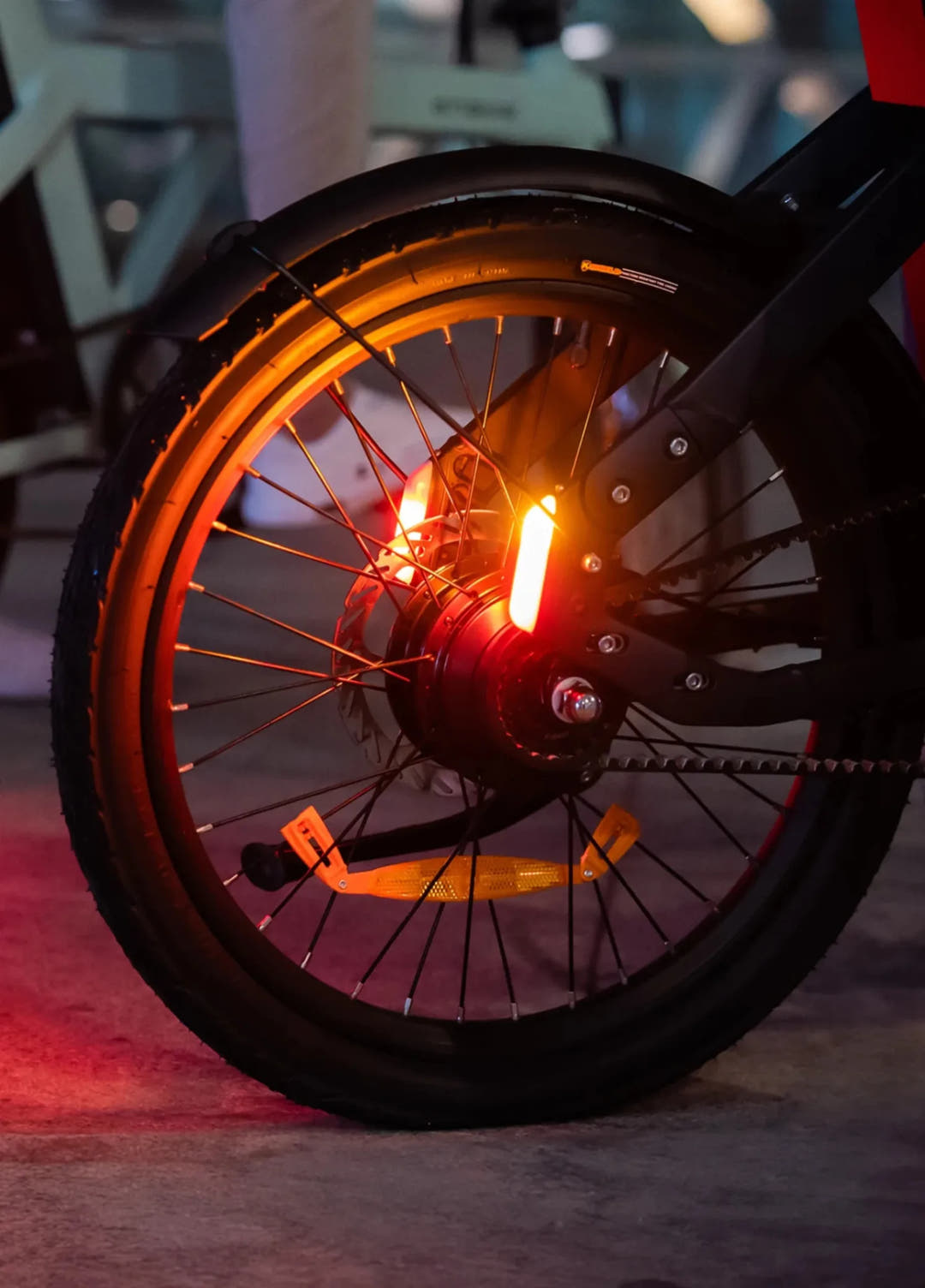 Engwe P20 Fat Tyre E-Bike-rear light lit view
