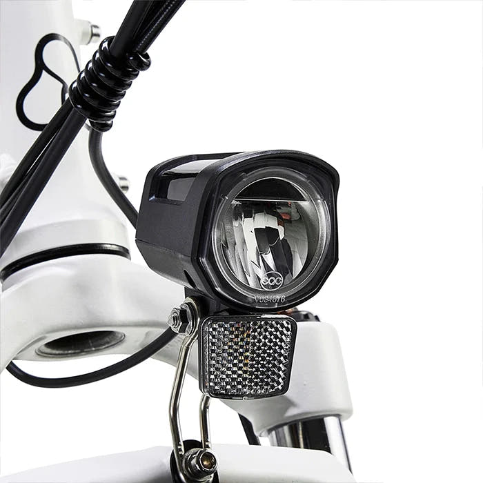 HYGGE VESTER STEP E-Bike in Heron White-front light view