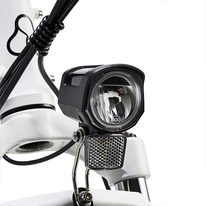 HYGGE VESTER STEP E-Bike in Heron White-front light view