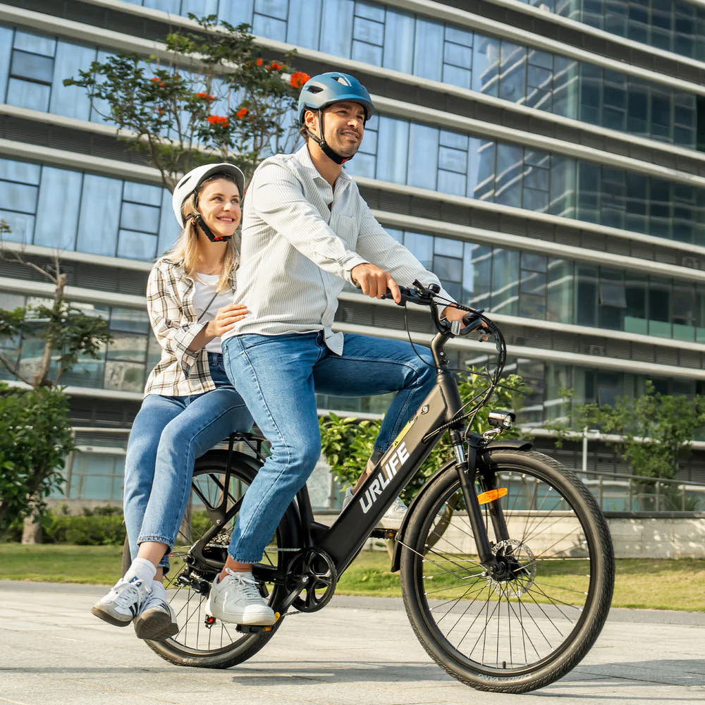 URLIFE E26 City E-Bike in Black-two riders on bike